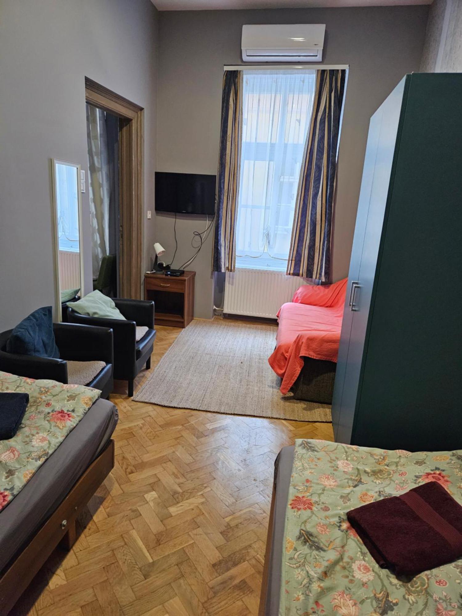 Danubescree Cozy Apartment Boedapest Buitenkant foto